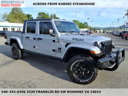 Used 2022 Jeep Gladiator Sport AWD/4WD image 1