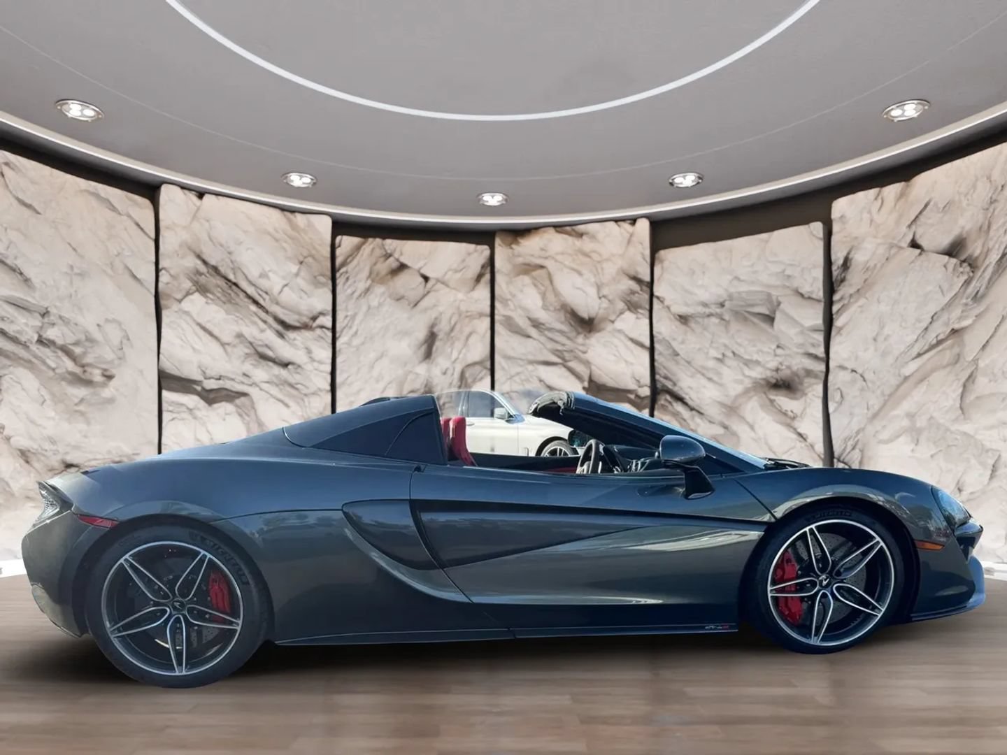 Used 2019 McLaren 570S Spider RWD image 46