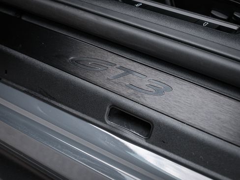 Used 2025 Porsche 911 GT3 image 18