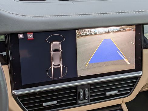 Used 2021 Porsche Cayenne image 23