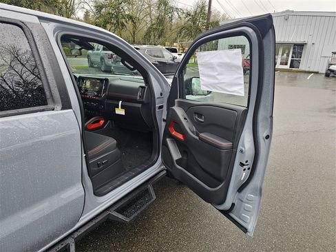New 2026 Nissan Frontier PRO-4X w/ Pro-4x Convenience Package image 26
