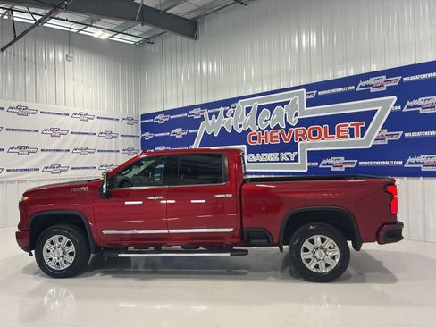 Used 2025 Chevrolet Silverado 2500 High Country image 4