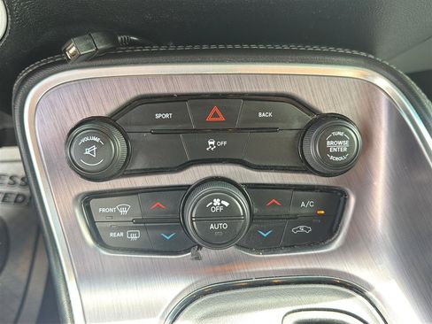 Used 2015 Dodge Challenger SXT RWD image 24