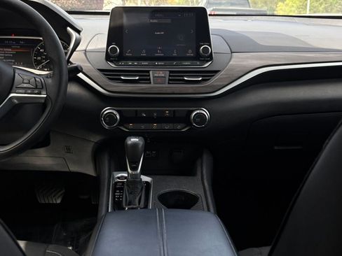 Used 2025 Nissan Altima 2.5 SV image 20