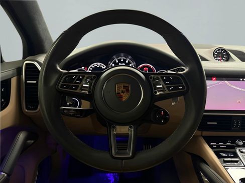 Used 2019 Porsche Cayenne Turbo AWD/4WD image 13