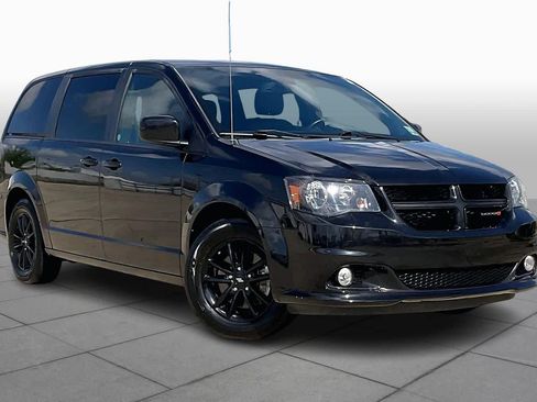 Used 2020 Dodge Grand Caravan GT image 3