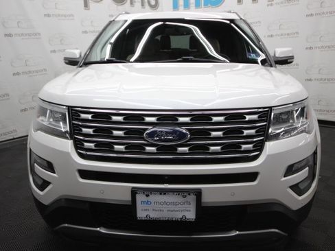 Used 2017 Ford Explorer Limited image 32