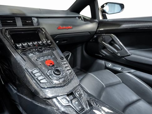 Used 2017 Lamborghini Aventador LP 700-4 image 37