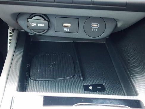 Used 2025 Hyundai Elantra Sport FWD image 22