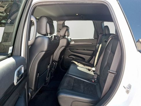 Used 2022 Jeep Grand Cherokee Laredo X AWD/4WD image 9