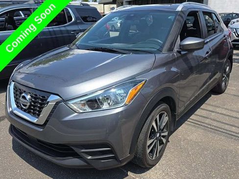 Used 2020 Nissan Kicks SV FWD image 1