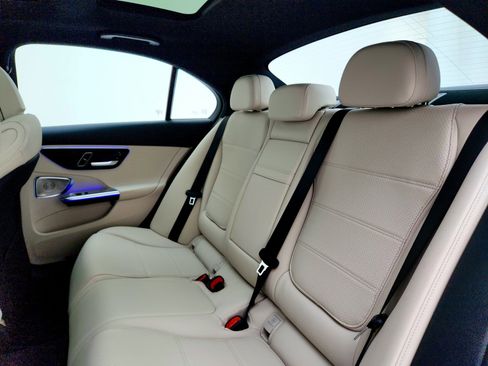 Used 2025 Mercedes-Benz C 300 Sedan image 9