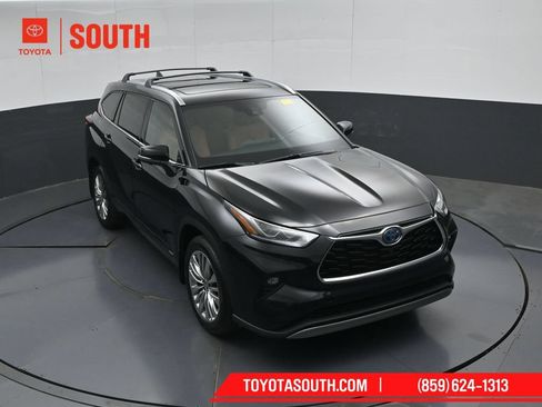 Used 2023 Toyota Highlander Platinum AWD/4WD image 53