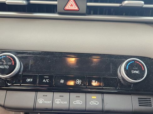 Certified 2025 Hyundai Elantra Blue image 24