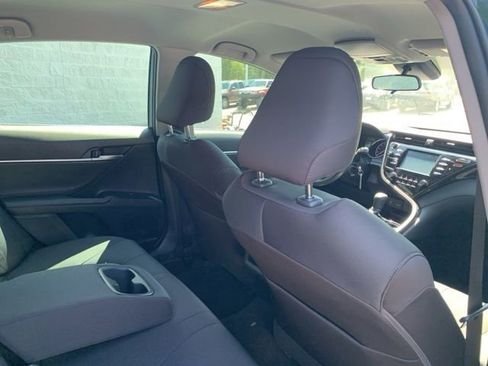 Used 2019 Toyota Camry LE image 37