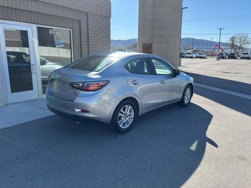 Used 2018 Toyota Yaris iA image 3