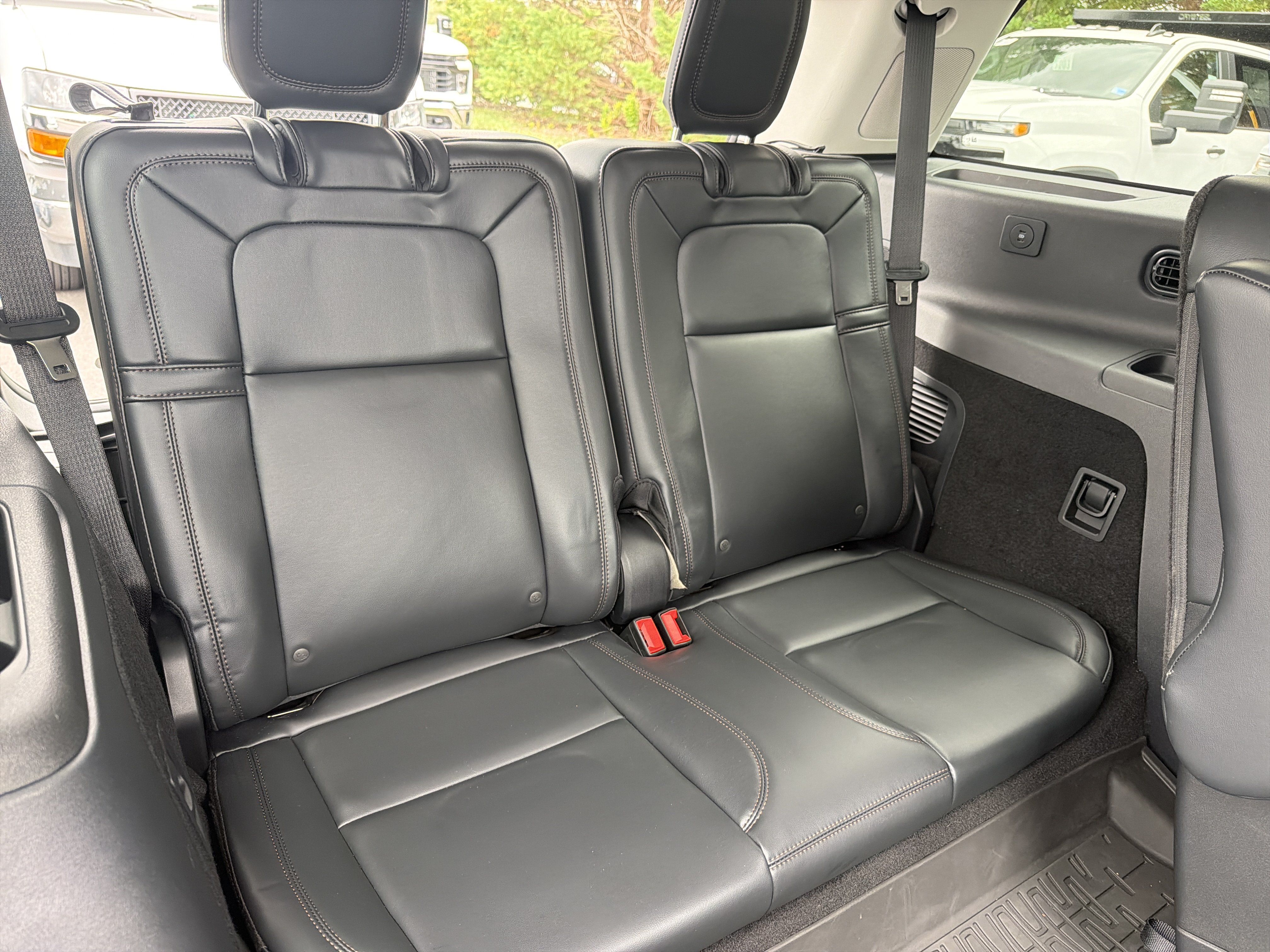 Used 2025 Lincoln Aviator Reserve w/ Equipment Group 201A AWD/4WD image 33