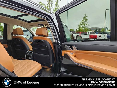 Used 2023 BMW X7 xDrive40i w/ Premium Package AWD/4WD image 14