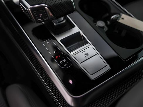 Used 2024 Audi SQ7 Prestige w/ Prestige Package image 23