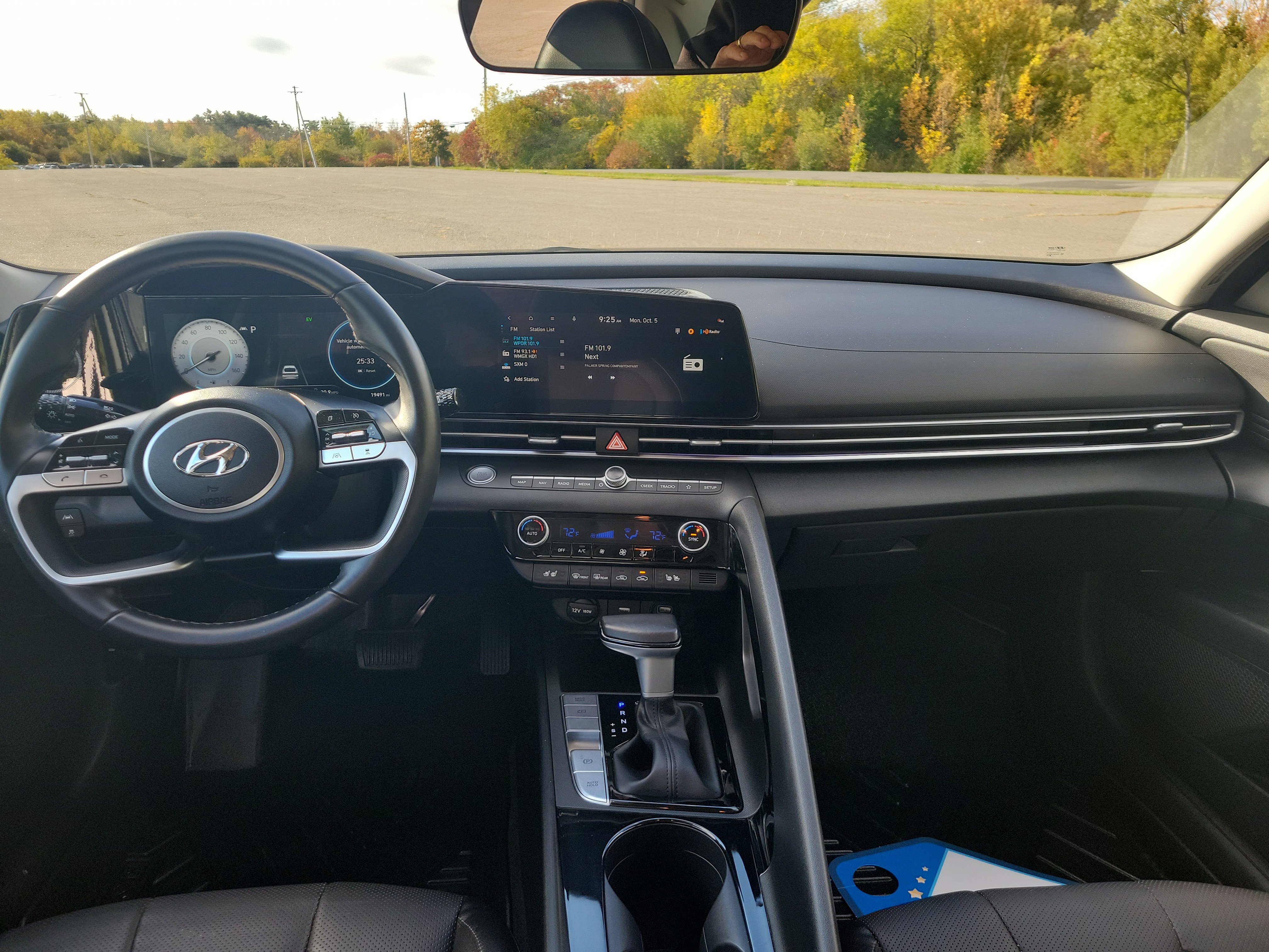 Used 2023 Hyundai Elantra Limited FWD image 18
