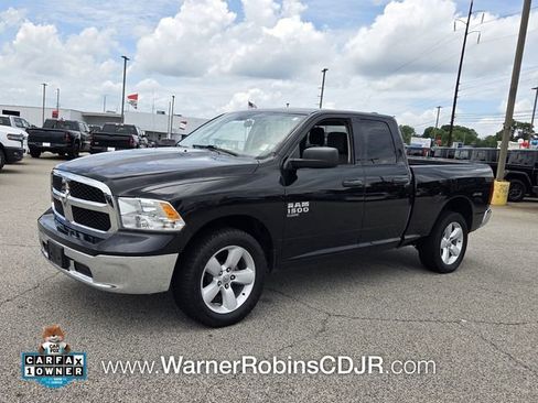 Used 2024 RAM 1500 Classic SLT AWD/4WD image 3