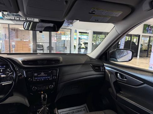 Used 2019 Nissan Rogue SV AWD/4WD image 31