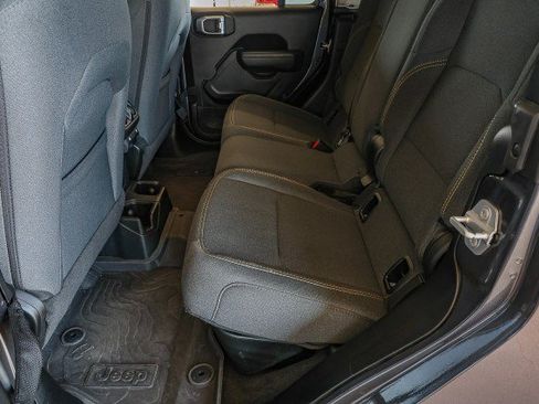 Used 2024 Jeep Gladiator Sport AWD/4WD image 27