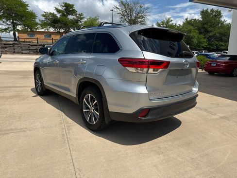 Used 2019 Toyota Highlander XLE image 8