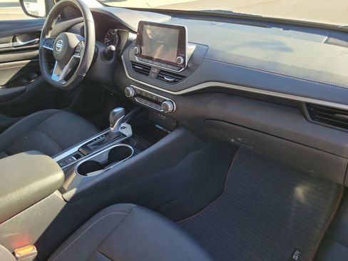 Used 2021 Nissan Altima 2.5 SV w/ SV Premium Package image 35