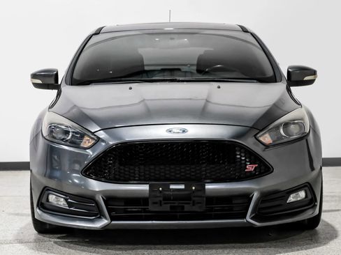 Used 2018 Ford Focus ST w/ Equipment Group 402A image 3