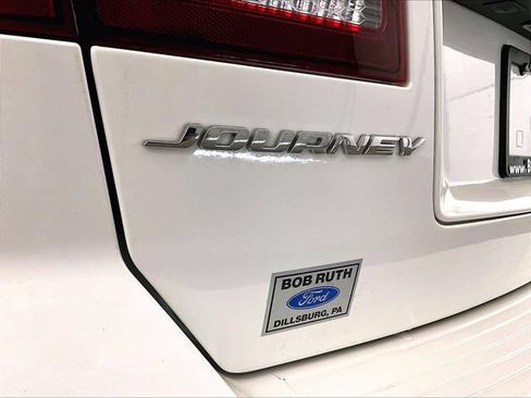 Used 2019 Dodge Journey Crossroad FWD image 13