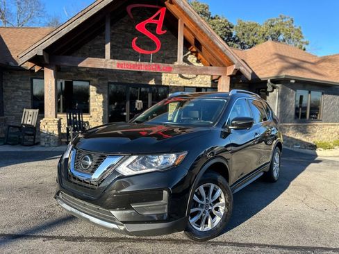Used 2018 Nissan Rogue SV w/ Premium Package image 1