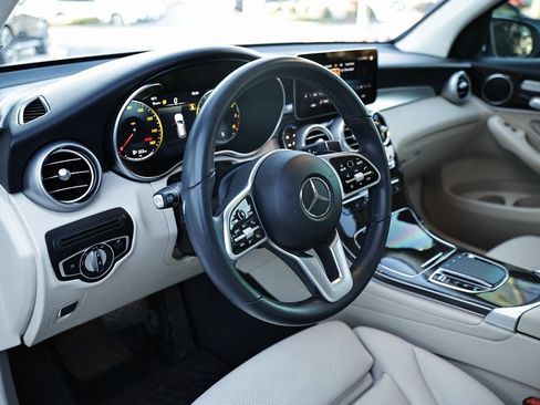 Used 2022 Mercedes-Benz GLC 300 4MATIC image 19