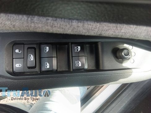 Used 2024 Jeep Compass Latitude AWD/4WD image 19
