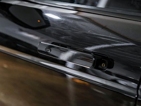 Used 2024 Land Rover Range Rover Evoque Dynamic SE image 42