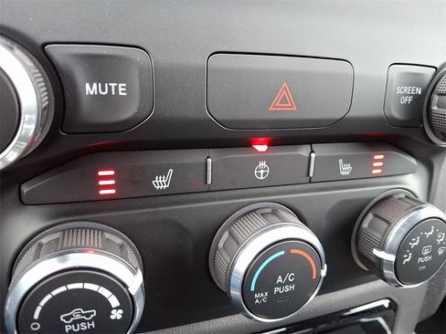 Used 2023 RAM 1500 Big Horn image 25