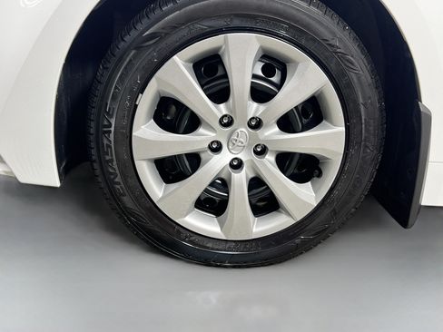 Used 2026 Toyota Corolla LE FWD image 14