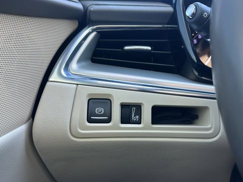 Used 2019 Cadillac XT5 Luxury image 36