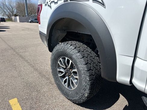 Used 2018 Ford F150 Raptor w/ Equipment Group 802A Luxury image 8
