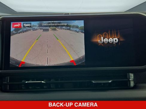 Used 2025 Jeep Wrangler Unlimited Rubicon AWD/4WD image 27