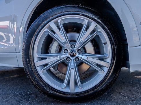 Used 2023 Audi Q8 Premium Plus image 31