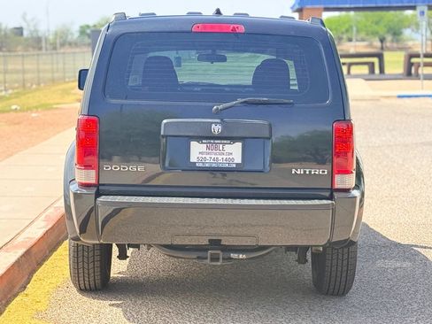 Used 2011 Dodge Nitro SE RWD image 4