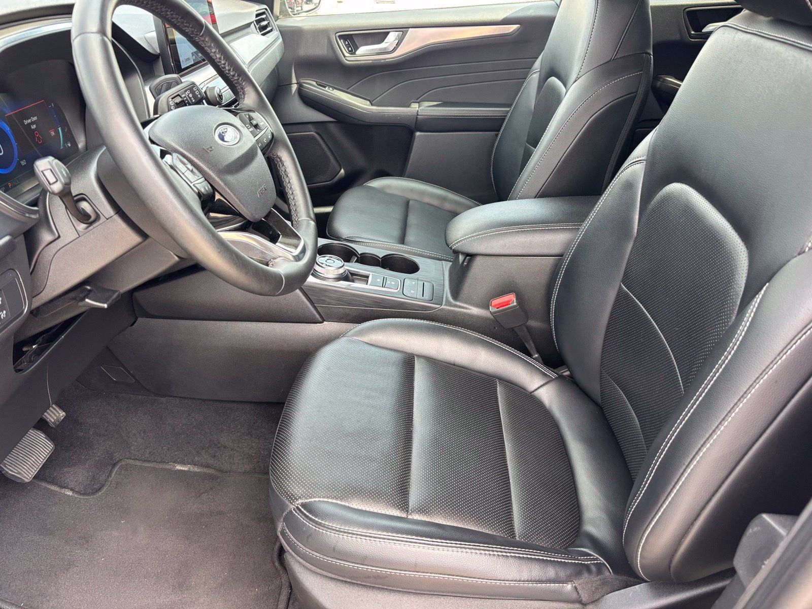 Used 2022 Ford Escape Titanium AWD/4WD image 14