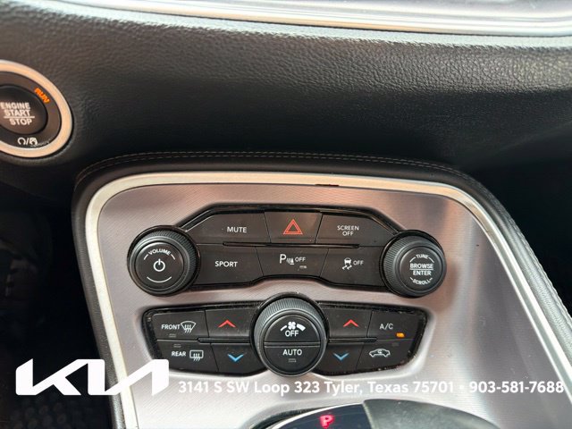 Used 2019 Dodge Challenger R/T w/ Driver Convenience Group RWD image 19