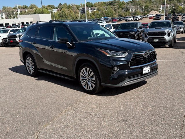 Used 2022 Toyota Highlander Platinum FWD image 7