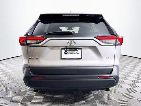 Used 2025 Toyota RAV4 XLE w/ Convenience Package image 5