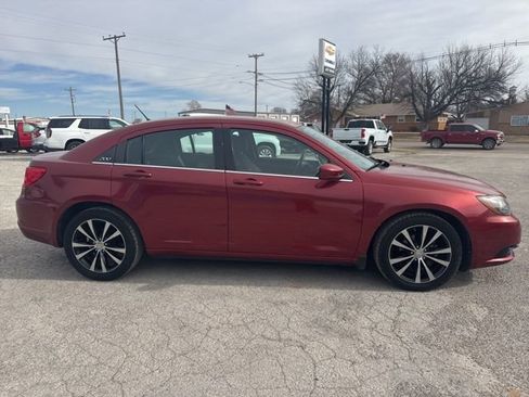 Used 2013 Chrysler 200 Touring w/ S Exterior Appearance Pkg image 6