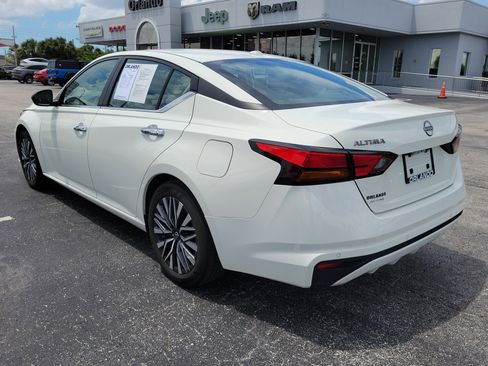 Used 2025 Nissan Altima 2.5 SV FWD image 5