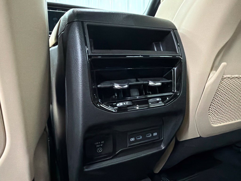 New 2027 Jeep Grand Cherokee Limited RWD image 11