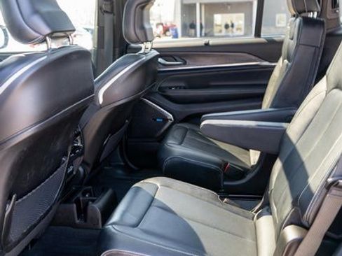 Used 2021 Jeep Grand Cherokee L Overland w/ Luxury Tech Group IV image 11